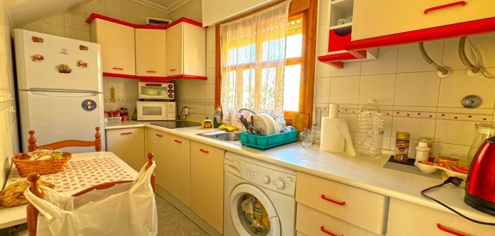 Image No.8-2 Bed Townhouse for sale