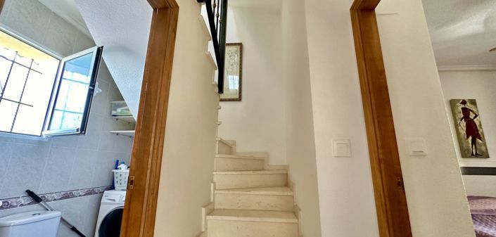 Image No.20-3 Bed Townhouse for sale