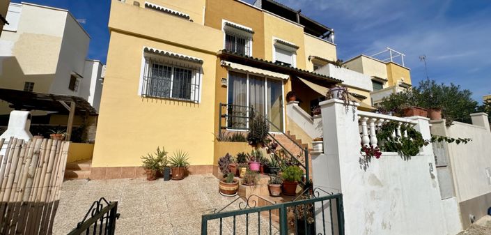 Image No.7-3 Bed Townhouse for sale