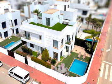 Villa de 4 chambres à vendre à Ciudad Quesada