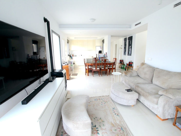 Image No.18-4 Bed Villa for sale