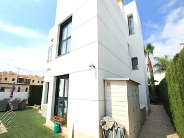 72714044f2379cba36aef28c504922ad53c97