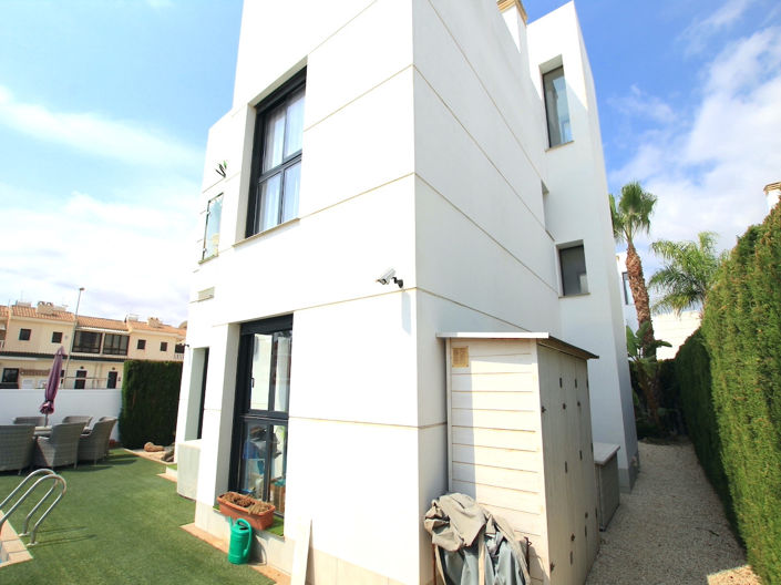 Image No.8-4 Bed Villa for sale