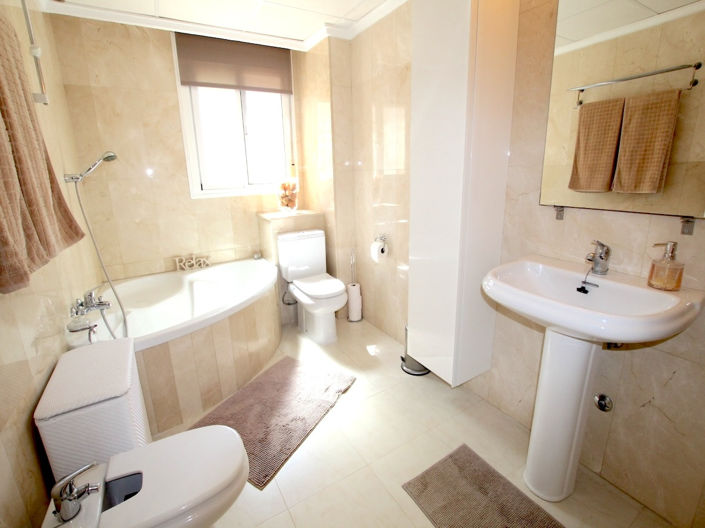 Image No.23-2 Bed Townhouse for sale