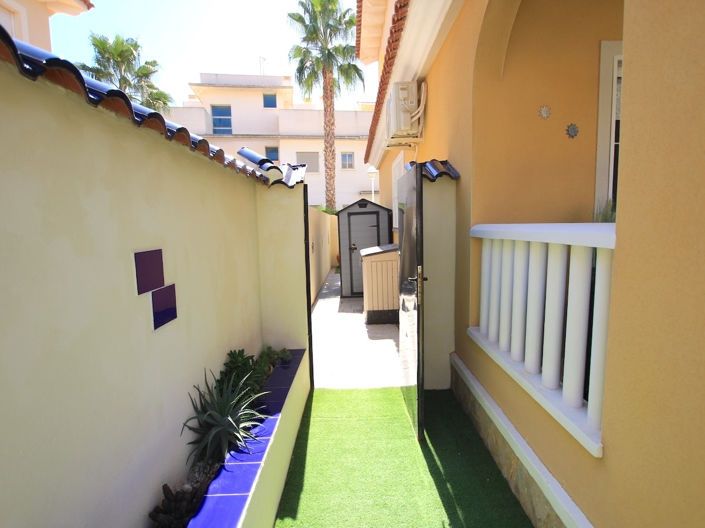 Image No.9-2 Bed Townhouse for sale