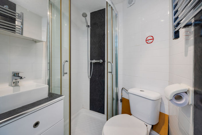 Image No.18-3 Bed Apartment for sale