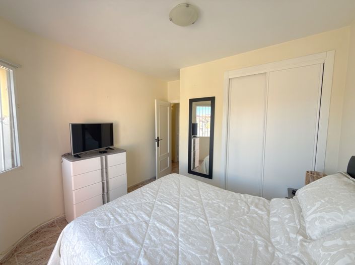 Image No.8-2 Bed Townhouse for sale