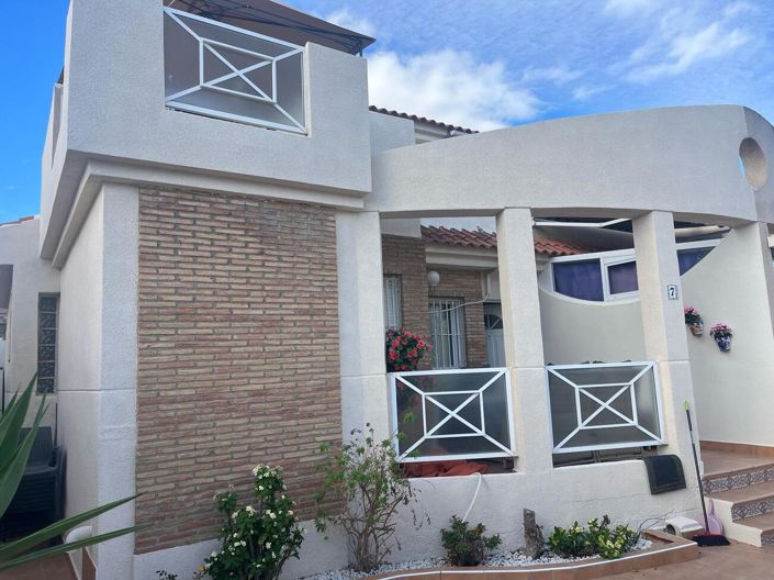 Image No.2-3 Bed Townhouse for sale