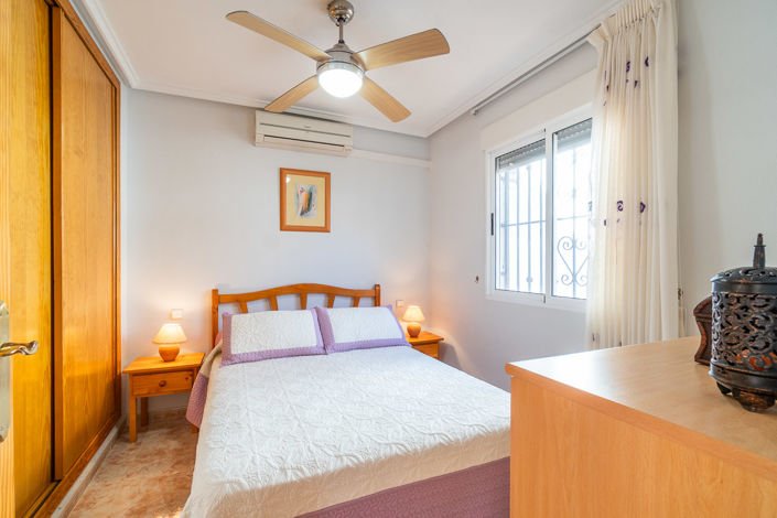 Image No.16-2 Bed Townhouse for sale