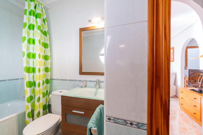 Image No.18-2 Bed Townhouse for sale