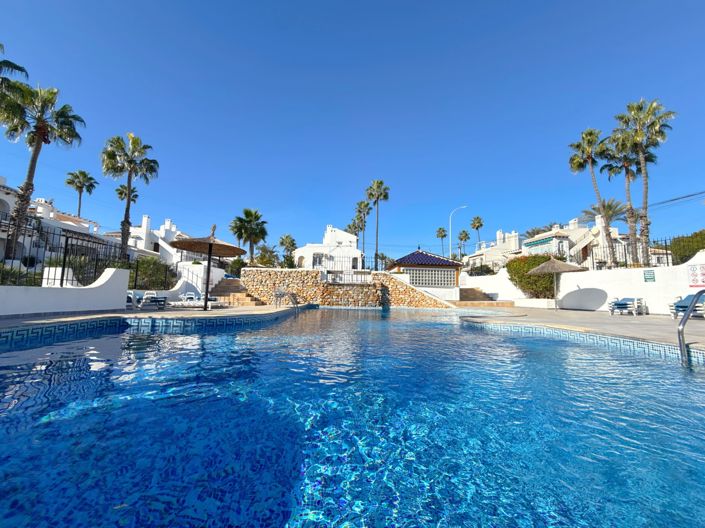 Image No.8-3 Bed Townhouse for sale