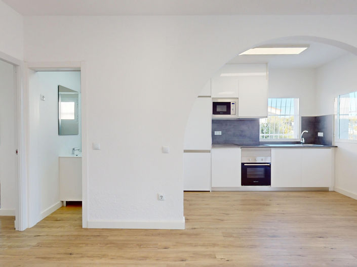 Image No.17-2 Bed Townhouse for sale