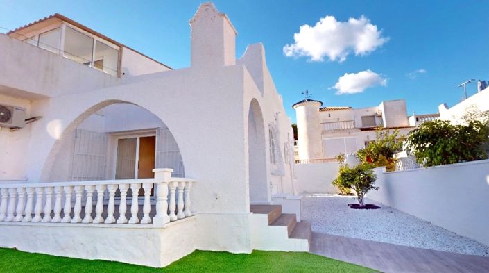 Image No.2-2 Bed Townhouse for sale