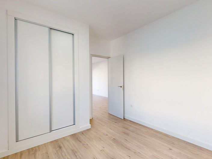 Image No.24-2 Bed Townhouse for sale