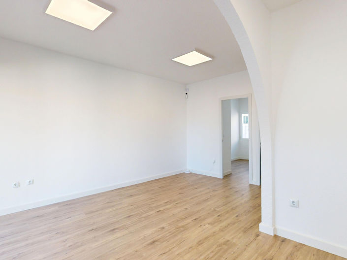 Image No.33-2 Bed Townhouse for sale