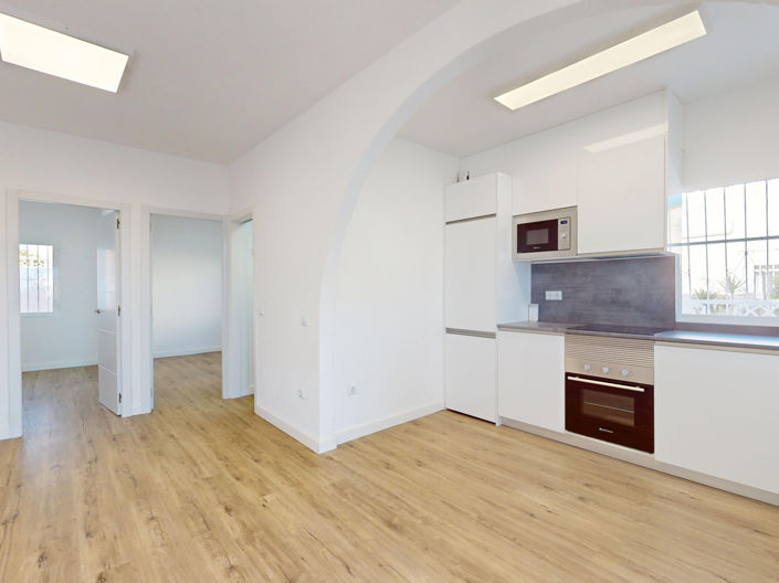 Image No.35-2 Bed Townhouse for sale