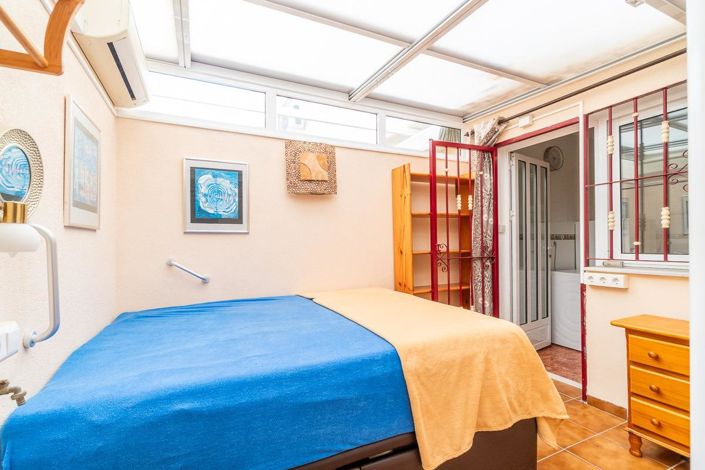 Image No.19-3 Bed Townhouse for sale