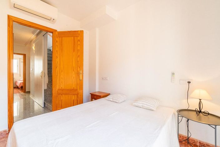 Image No.28-3 Bed Townhouse for sale