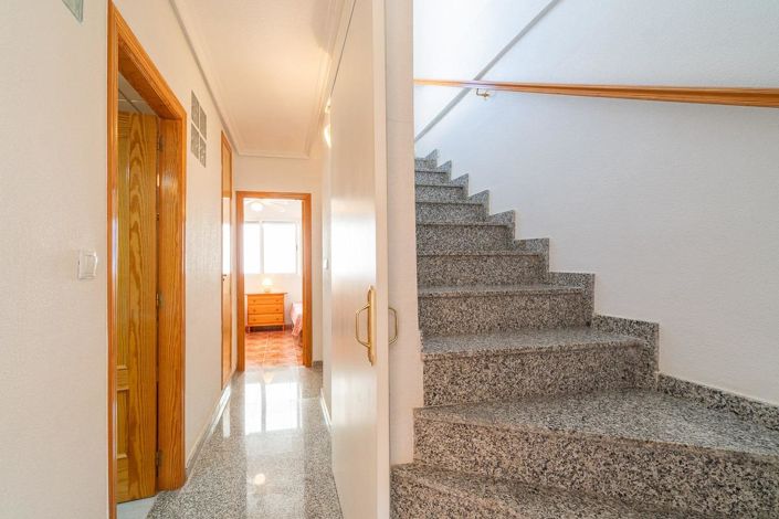 Image No.30-3 Bed Townhouse for sale