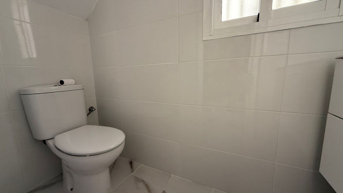 Image No.11-2 Bed Townhouse for sale