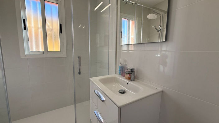 Image No.12-2 Bed Townhouse for sale