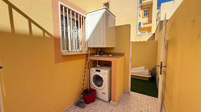 Image No.17-2 Bed Townhouse for sale