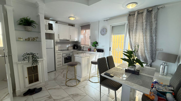 Image No.8-2 Bed Townhouse for sale