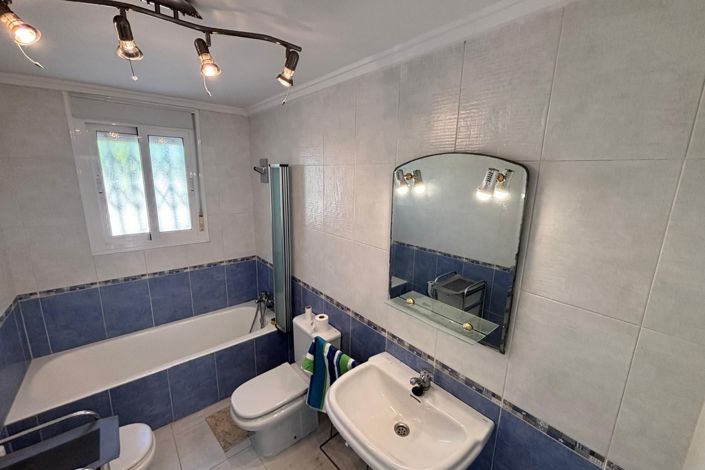 Image No.26-5 Bed Villa for sale