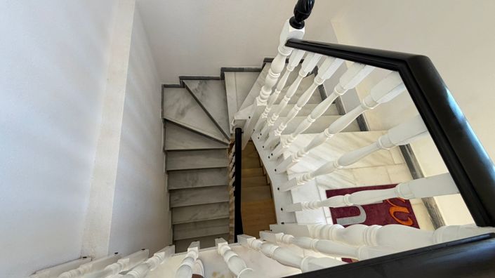 Image No.10-2 Bed Townhouse for sale