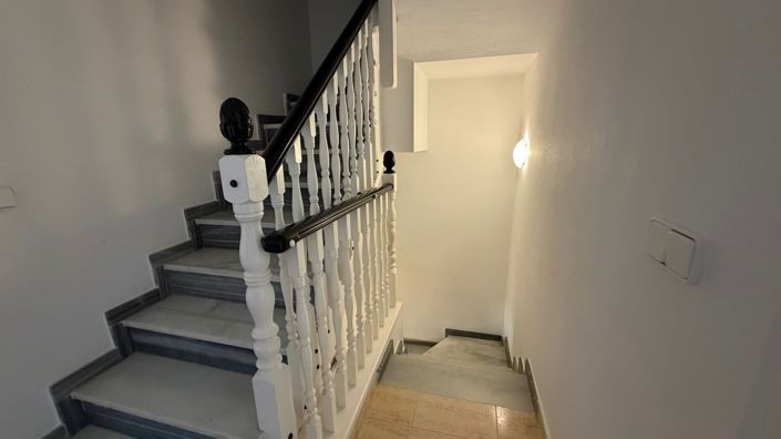 Image No.11-2 Bed Townhouse for sale