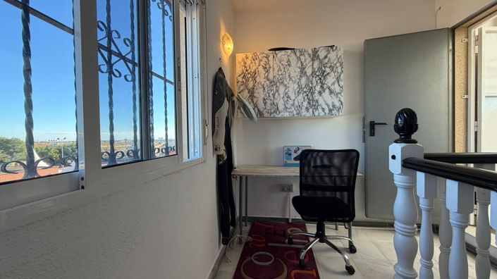 Image No.15-2 Bed Townhouse for sale