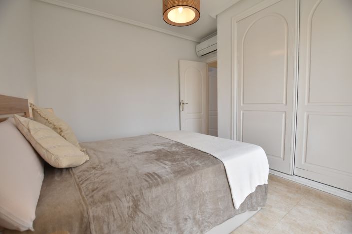 Image No.28-2 Bed Townhouse for sale