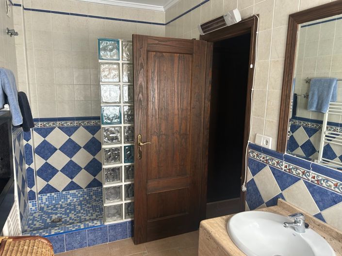 Image No.39-3 Bed Villa for sale