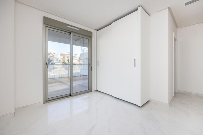 Image No.17-2 Bed Apartment for sale