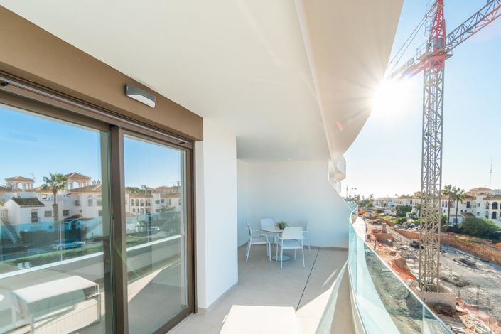 Image No.25-3 Bed Apartment for sale