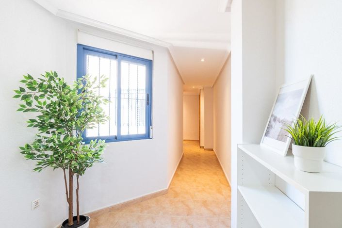 Image No.10-3 Bed Apartment for sale