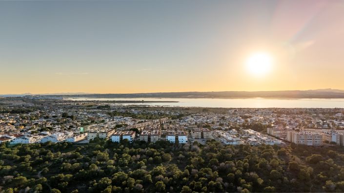 Image No.27-3 Bed Apartment for sale