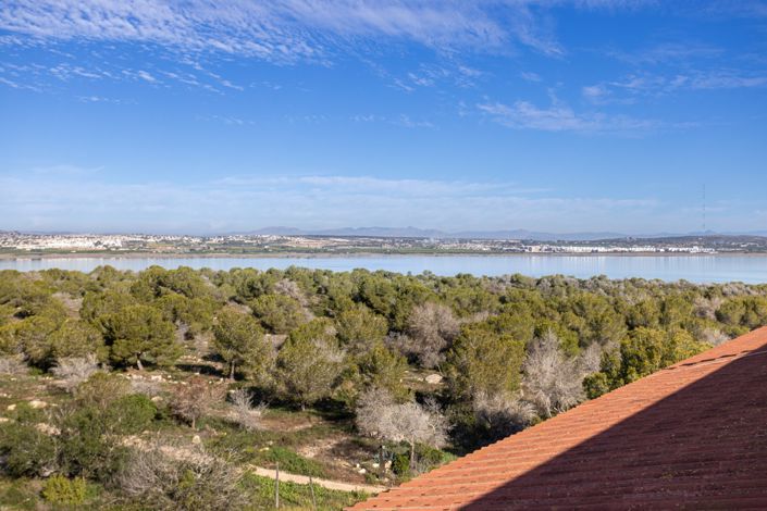 Image No.29-3 Bed Apartment for sale