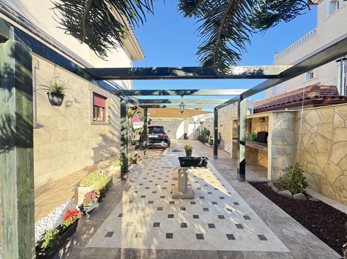 Image No.5-4 Bed Villa for sale