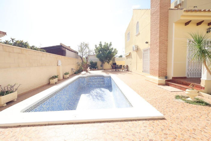 Image No.18-4 Bed Villa for sale