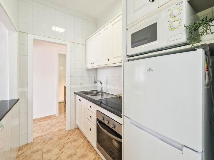 Image No.15-2 Bed Townhouse for sale