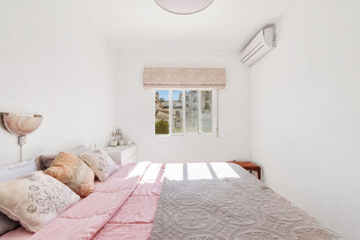 Image No.21-2 Bed Townhouse for sale