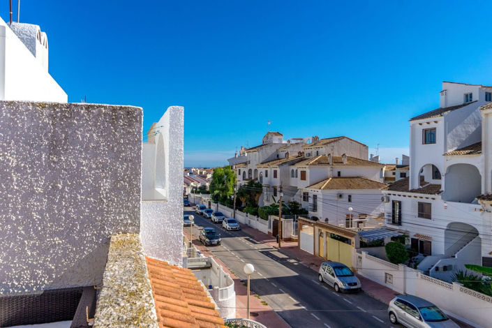 Image No.27-2 Bed Townhouse for sale