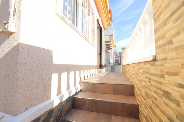 Image No.22-3 Bed Villa for sale