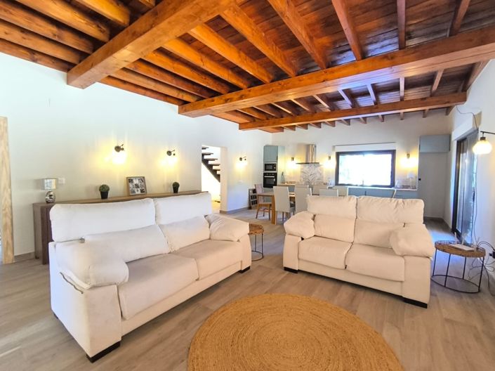 Image No.5-4 Bed Country House for sale