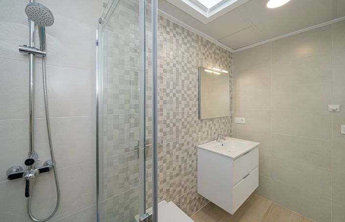 Image No.11-3 Bed Villa for sale