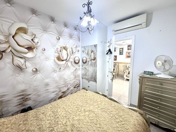 Image No.14-5 Bed Townhouse for sale