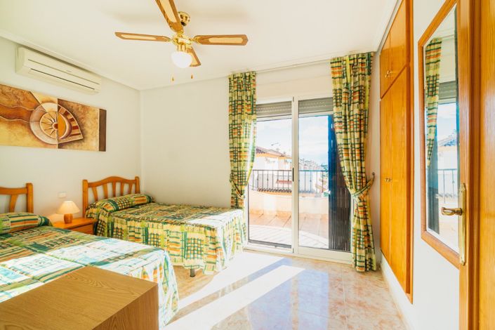 Image No.17-2 Bed Townhouse for sale