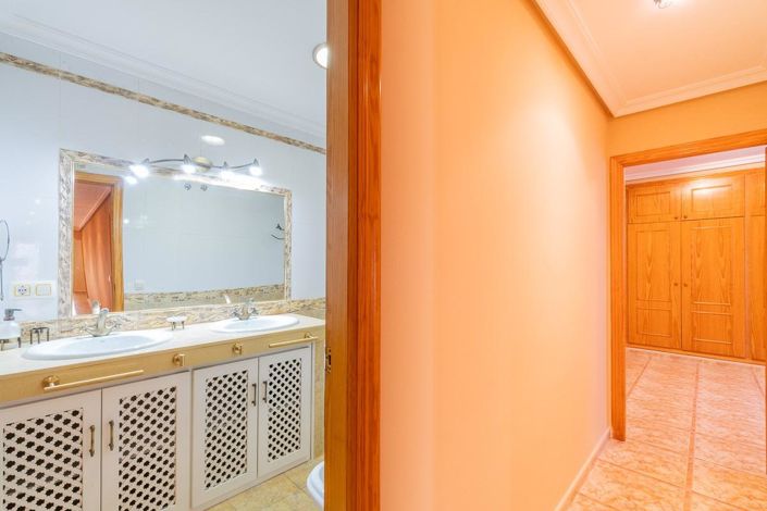 Image No.23-3 Bed Apartment for sale