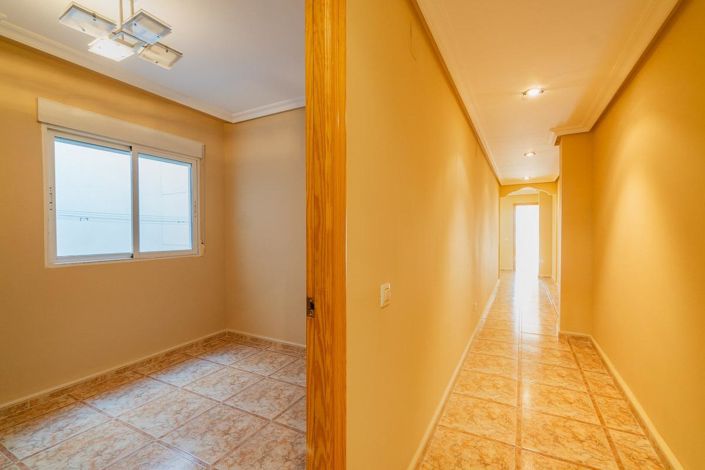 Image No.27-3 Bed Apartment for sale